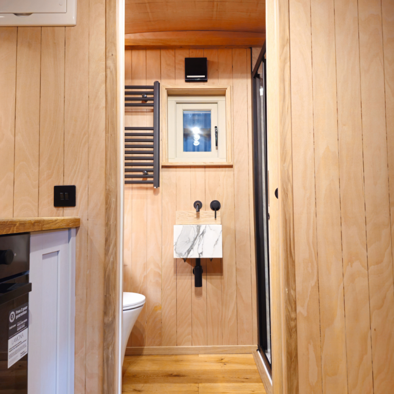 7 cc0511cd 90e1 4eaf b94c 37e5d2a49c66 768x768