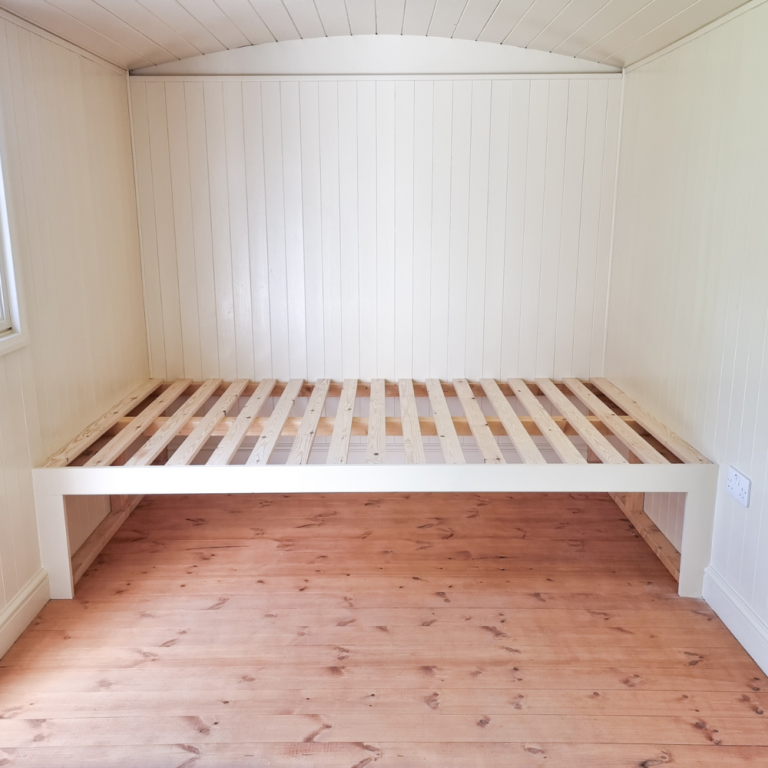 ShepherdHutwithdoublesizewoodenbedframe 768x768