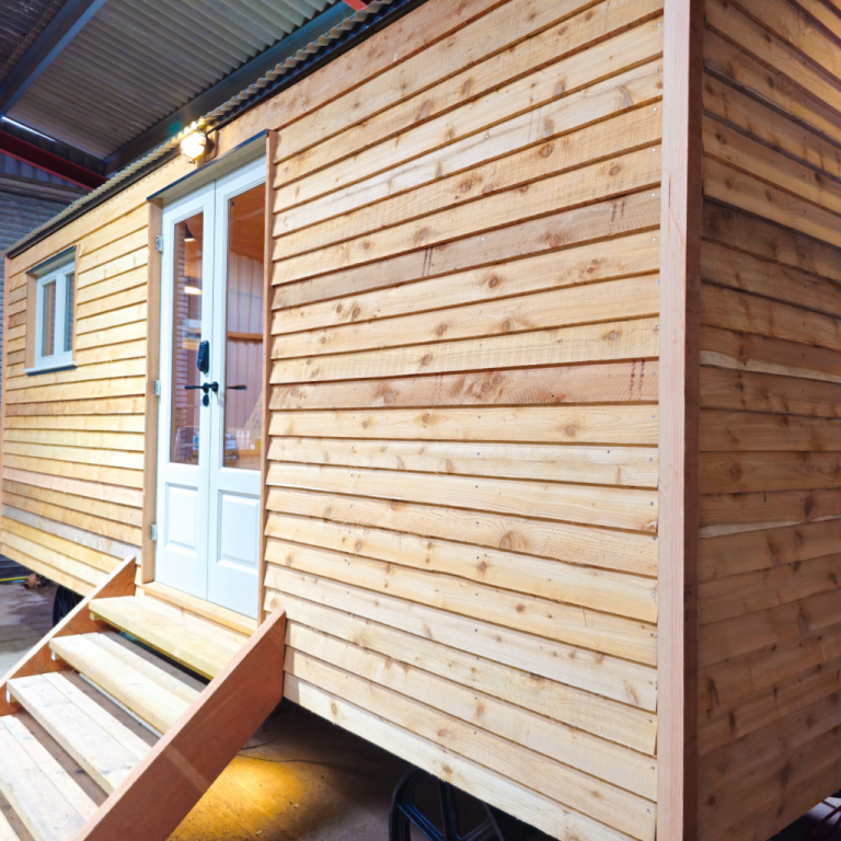WildNomanShepherdsHutBritishRedCedarCladding 768x768